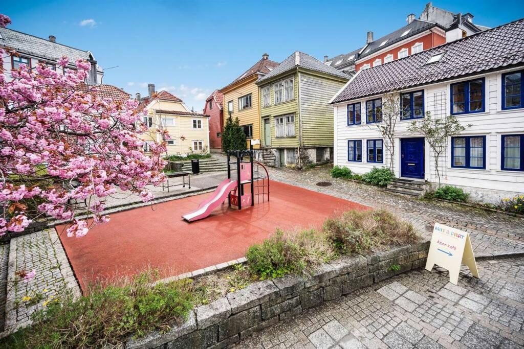 Dinbnb Homes I 4-Bedroom Historical House In Romantic Surroundings Берген Экстерьер фото