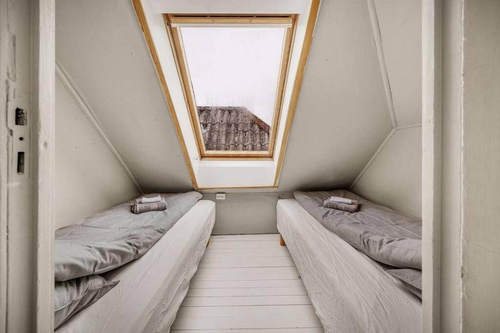 Dinbnb Homes I 4-Bedroom Historical House In Romantic Surroundings Берген Экстерьер фото