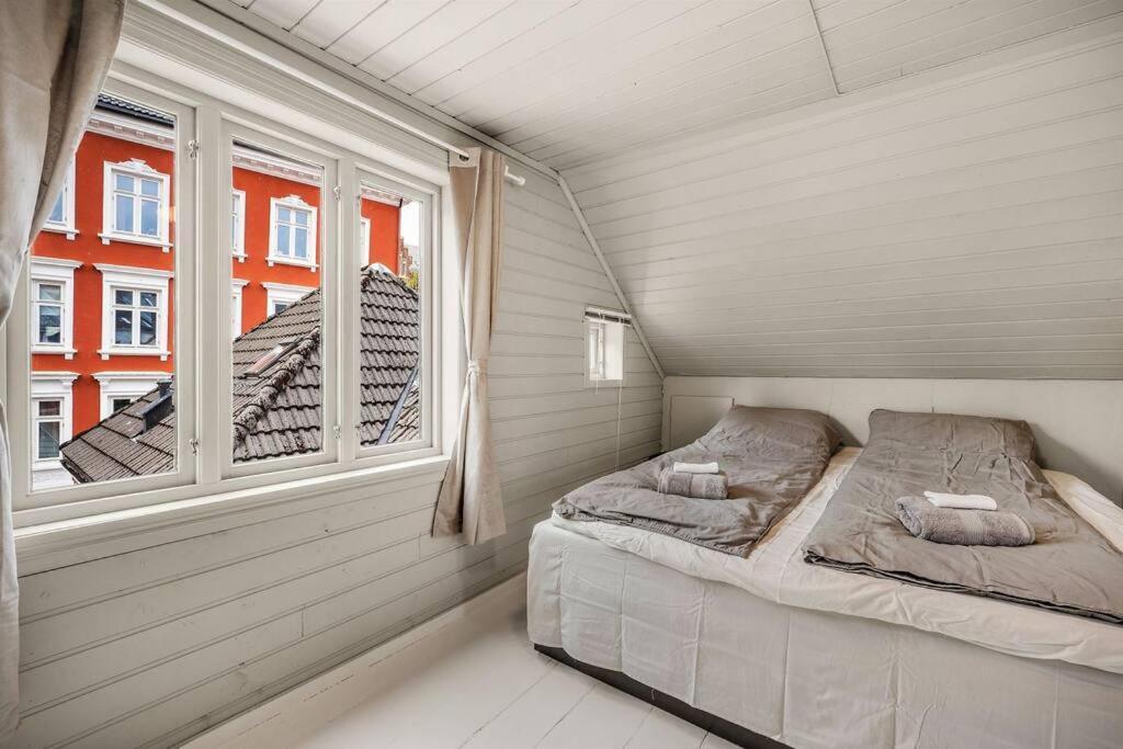 Dinbnb Homes I 4-Bedroom Historical House In Romantic Surroundings Берген Экстерьер фото