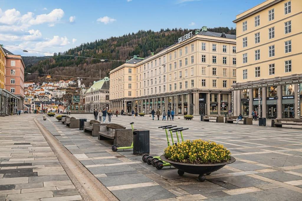 Dinbnb Homes I 4-Bedroom Historical House In Romantic Surroundings Берген Экстерьер фото